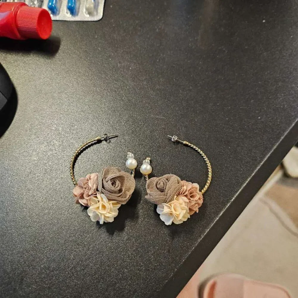 Free People Handmade Floral Romantic Pearl & Rose Hoop Earrings with Pearls - Picture 3 of 3